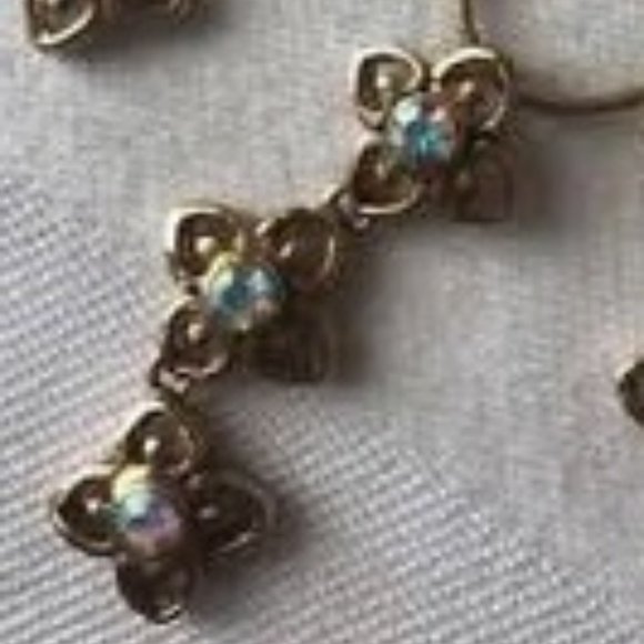 Park Lane Jewelry - Jewels by Park Lane Freesia Necklace